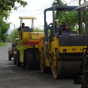 Paket pekerjaan rehabilitasi ruas jalan dengan aspal hotmix Pasucen, Kecamatan Trangkil-Lahar, Kecamatan Tlogowungu yang Kamis (19/Mei) 2022 hari ini mulai melakukan pengaspalan.(Foto:SN/aed)