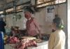 Penjual daging sapi di Pasar Puri Baru