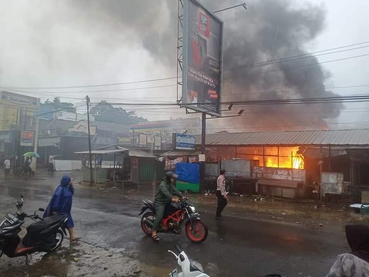 Pasar Kelet Jepara Terbakar, Tiga Kios Hangus