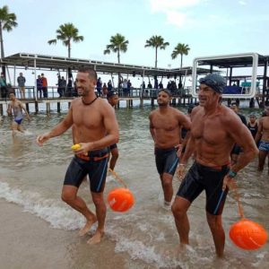 Gentiel Gillen, Lorenz Gillen, dan Khalid Mahalatti sampai di Pantai Tegalsambi.(Foto:SN/dok-hp) 