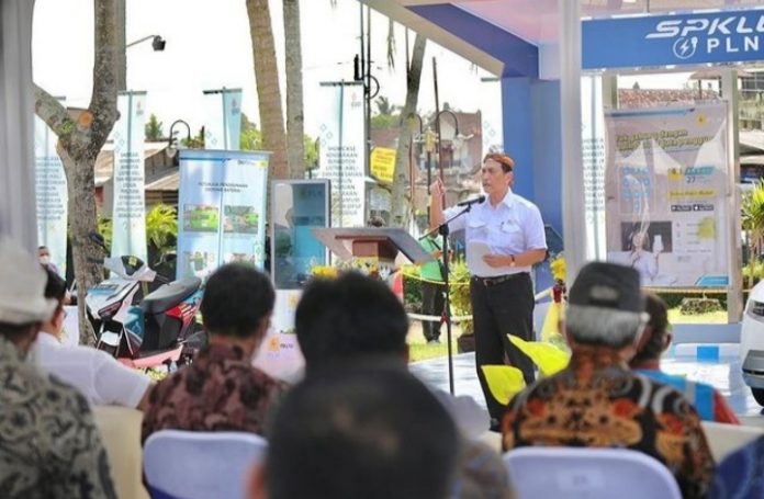 Menteri Koordinator Bidang Kemaritiman dan Investasi (Menko Marves) Luhut Binsar Pandjaitan Menteri Koordinator Bidang Kemaritiman dan Investasi (Menko Marves) Luhut Binsar Pandjaitan