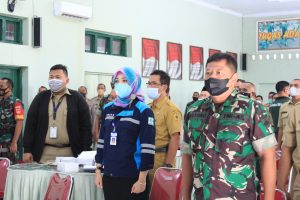 Kepala Bidang Informasi dan Komunikasi Publik Diskominfo, Endah Murwaningrum (tengah) saat menjadi narasumber dalam acara Internet vs Wasbang di Kodim 0718/Pati (, Senin (6/6/2022)