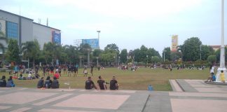 Potret warga menikmati Car Free Day di Kudus