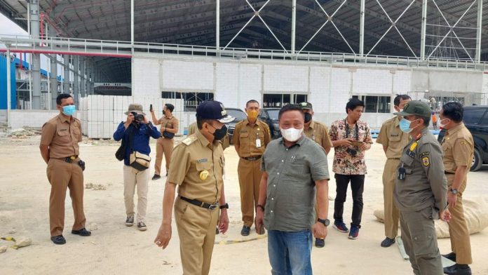 Bupati Pati Haryanto meninjau pembangunan pabrik PT Hwaseung Indonesia (HWI) Senin (20/6/2022) Bupati Pati Haryanto meninjau pembangunan pabrik PT Hwaseung Indonesia (HWI) Senin (20/6/2022)