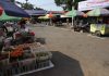 Sejumlah pedagang menjajakan dagangannya di Pasar Puri Baru Pati