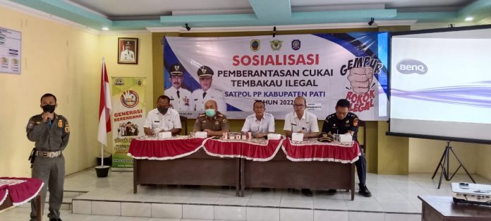 Satpol PP Kabupaten Pati bersama kantor Bea Cukai Kudus sosialisasi Pemberantasan Rokok Ilegal di Desa Koripandriyo, Rabu (22/6/2022)