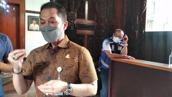 Bupati Kudus Hartopo saat ditemui di Pendopo Kudus Bupati Kudus Hartopo saat ditemui di Pendopo Kudus