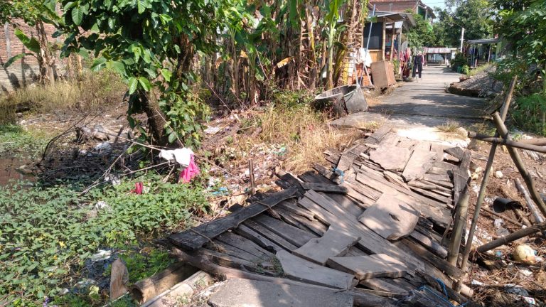 Warga Dukuh Krajan Karangrowo Kudus Keluhkan Jembatan Rusak dan Normalisasi Sungai