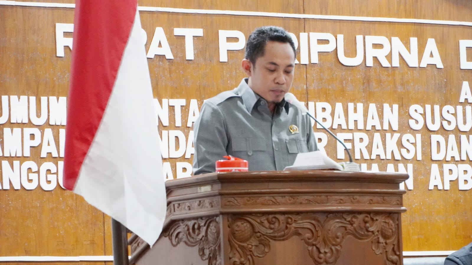 Anggota Komisi A DPRD Pati, Muslihan membacakan pandangan akhir fraksi terhadap laporan pertanggungjawaban pelaksanaan APBD Kabupaten Pati tahun 2021