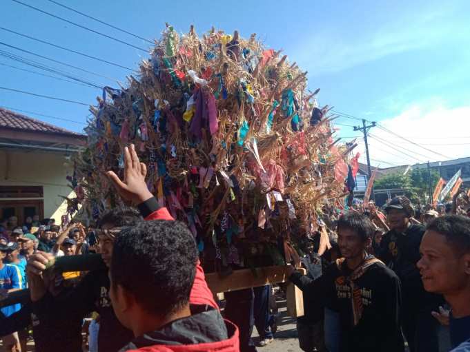 Digelar Kembali Tradisi Budaya Jembul Tulakan