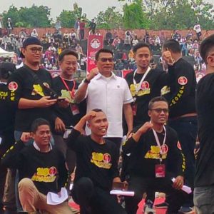 Moeldoko hadiri Silaturahmi Relawan Jokowi Plat K di Stadion Kamal Junaidi Jepara