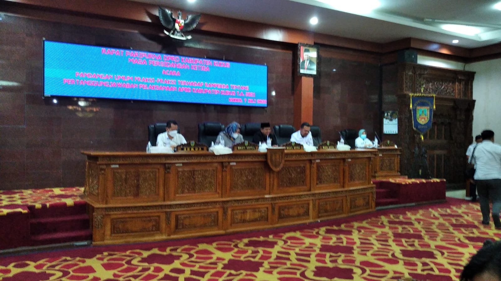 Rapat Paripurna Terkait Pandangan Umum Fraksi Terhadap Ranperda, (Foto : Adam Naufaldo)