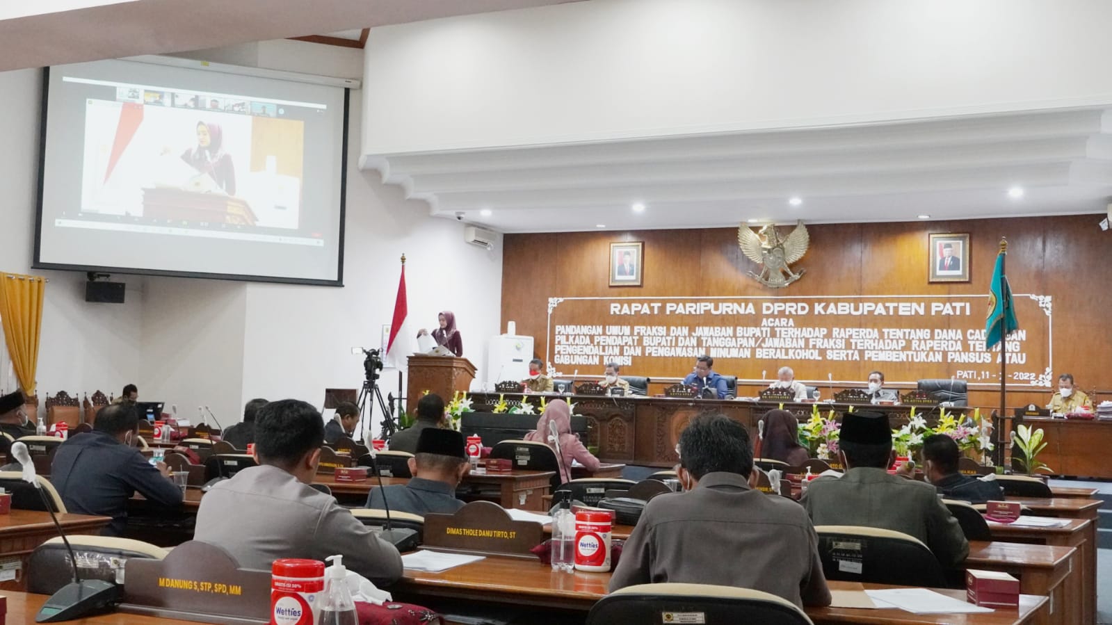 Rapat paripurna penyampaian pandangan umum fraksi terhadap Raperda Dana Cadangan Pilkada