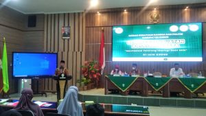 Bupati Kudus Hartopo Saat Memberikan Materi Seminar, (Foto : Adam Naufaldo)