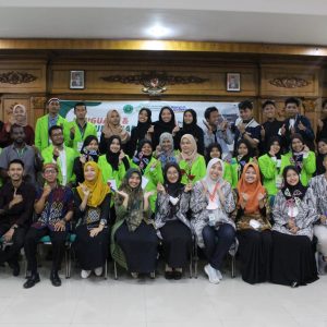 Foto bersama diakhir acara oleh segenap Tim UPT pengembangan bahasa UNISNU Jepara dan Tim BIPA UIN Walisongo Semarang