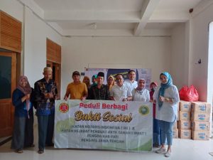 Pengda INI - IPPAT Kabupaten Pati salurkan bantuan sosial kepada korban bencana di Margoyoso, Minggu (17/7/2022)