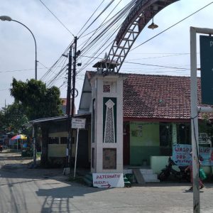 Alternatif bagi yang ingin menghindari macet di jalan Tanjung Karang, (Foto : Adam Naufaldo)