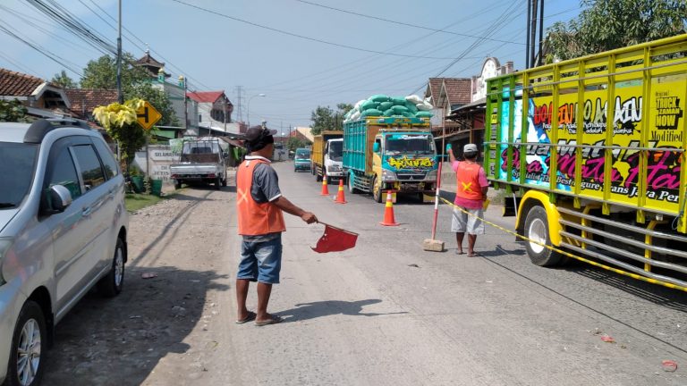 Hindari Macet di Jalan Kudus-Purwodadi, Pengendara Motor Disarankan Lewat Jalan Alternatif