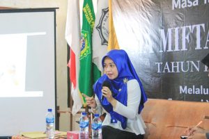 Kepala Bidang Informasi dan Komunikasi Publik pada Dinas Komunikasi dan Informatika (Diskominfo), Endah Murwaningrum saat acara Matsama di Madrasah Aliyah Miftahul Huda Tayu