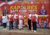 Penyerahan bola secara simbolis dalam pembukaan Kapolres Pati Cup 2022 oleh Kapolres Pati bersama jajaran forkopimda Pati, Minggu (24/07)