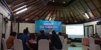 BPJS Kesehatan KC Pati bersama dengan sejumlah awak media dalam kegiatan Media Gathering di Laras Asri, Salatiga Kamis (28/7/2022)