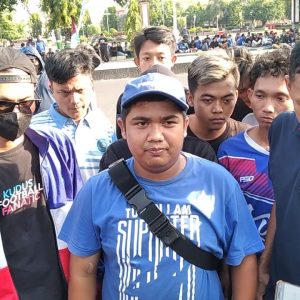 Ilham Akbar Ketua SMM Kudus dan beberapa suporter lainnya, (Foto : Adam Naufaldo)