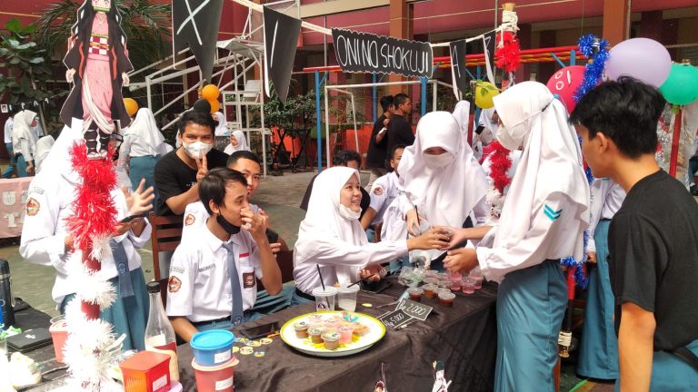 SMA Negeri 1 Kudus Gelar Bazar, Guna Latih Jiwa Wirausaha