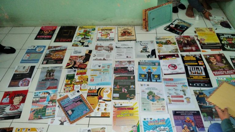 Hasil Karya Lomba Desain Poster ‘Gempur Rokok Ilegal’ Kudus Dalam Proses Seleksi Penjurian