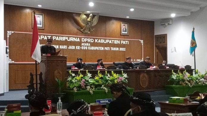Bupati Pati, Haryanto menyampaikan pidatonya pada Rapat Paripurna HUT Kabupaten Pati ke-699, Sabtu (6/8/2022) malam