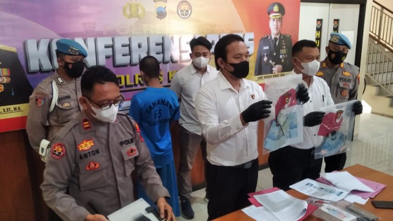 Sat Reskrim Polres Kudus Tangkap Kasus Pembelian HP Gunakan Uang Palsu