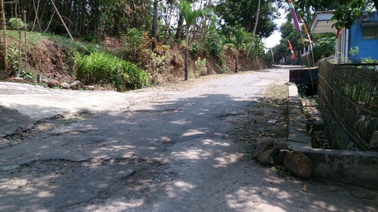 Warga Gondang Manis Keluhkan Jalan Rusak ke Pimpinan DPRD Kudus