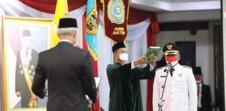 Henggar Budi Anggoro dilantik Gubernur Jawa Tengah, Ganjar Pranowo di Semarang, Senin (22/8/2022) malam