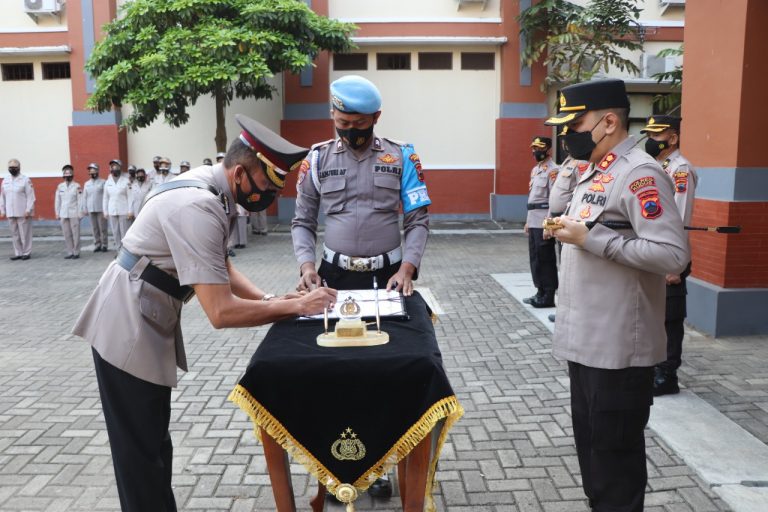 Demi Pembinaan Karir, Kapolres Kudus Pimpin Sertijab Kabagren dan Kasat Reskrim