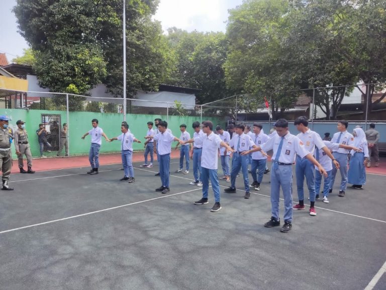 Satpol PP Amankan 24 Pelajar yang Bolos Sekolah