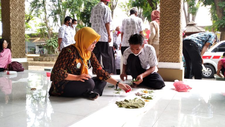 PPSDSN Kudus dan Batik Gentamas Adakan Pelatihan Ecoprint Disabilitas