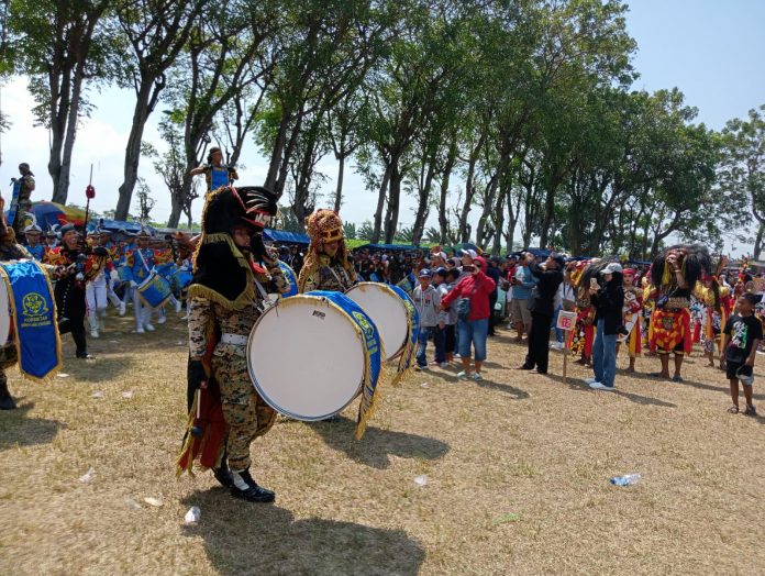 Meriahnya Karnaval Haul Mbah Ronggo Kusumo di Desa Ngemplak Kidul, Kecamatan Margoyoso, Rabu (7/9/2022)