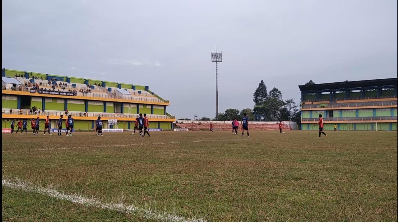 Pertandingan Persiku Kudus melawan Persibo Bojonegoro, (Foto : Adam Naufaldo)