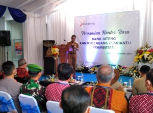 Bupati Hartopo hadir dalam meresmikan pembukaan Bank Jateng