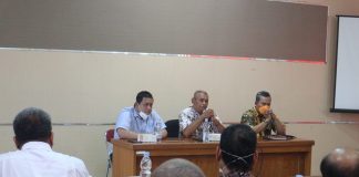 Kepala BPBD Pati, Martinus Budi Prasetya (tengah) saat FGD dengan stakeholder terkait mengenai persoalan kebencanaan