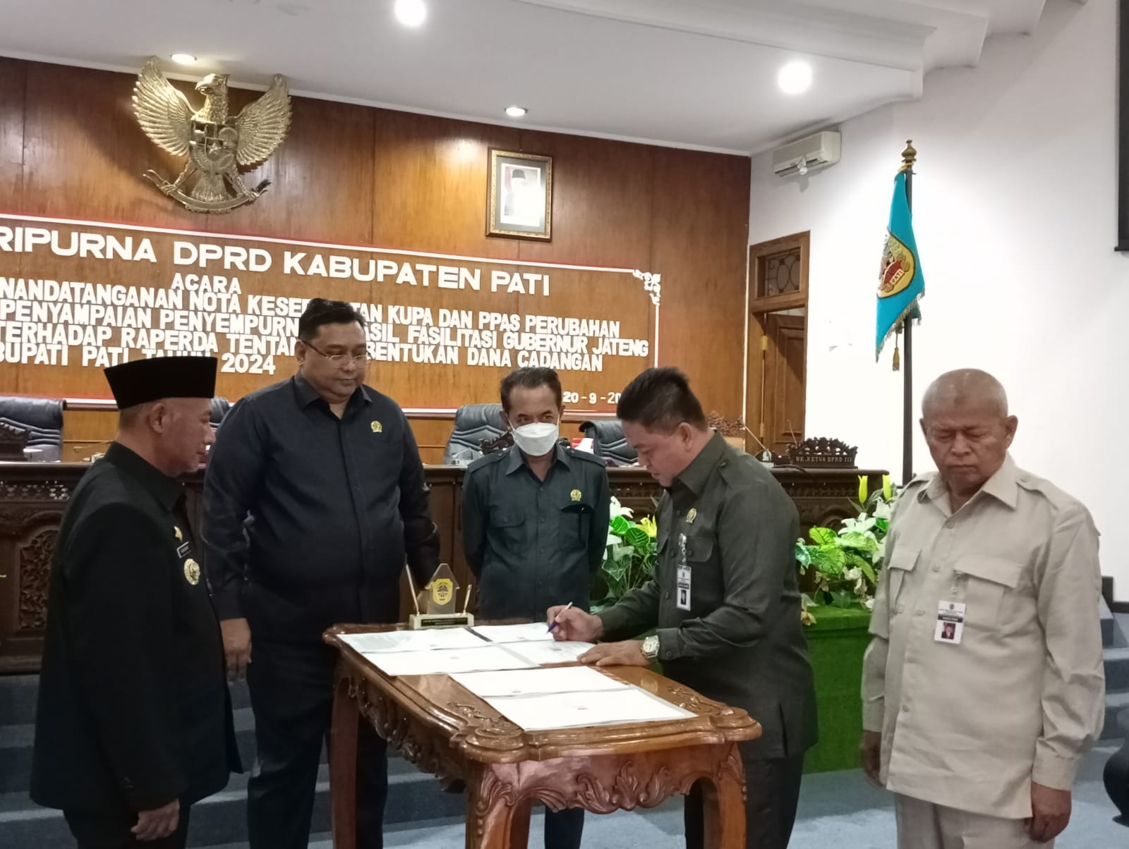 Penandatanganan bersama Dana Cadangan untuk Pilkada 2024 antara Pimpinan DPRD dengan Pj Bupati Pati