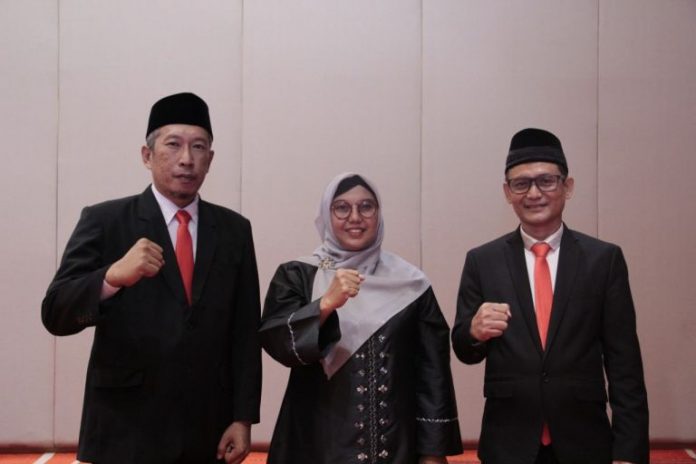 Tiga anggota Bawaslu Provinsi Jawa Tengah periode 2022-2027 dilantik (foto: Bawaslu Jateng) Tiga anggota Bawaslu Provinsi Jawa Tengah periode 2022-2027 dilantik (foto: Bawaslu Jateng)