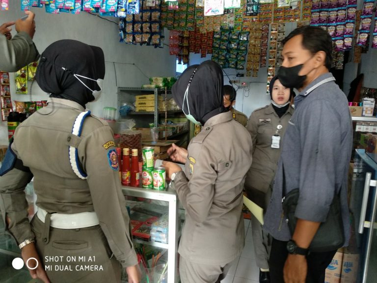 Satpol PP Operasi Pemberantasan Rokok Ilegal