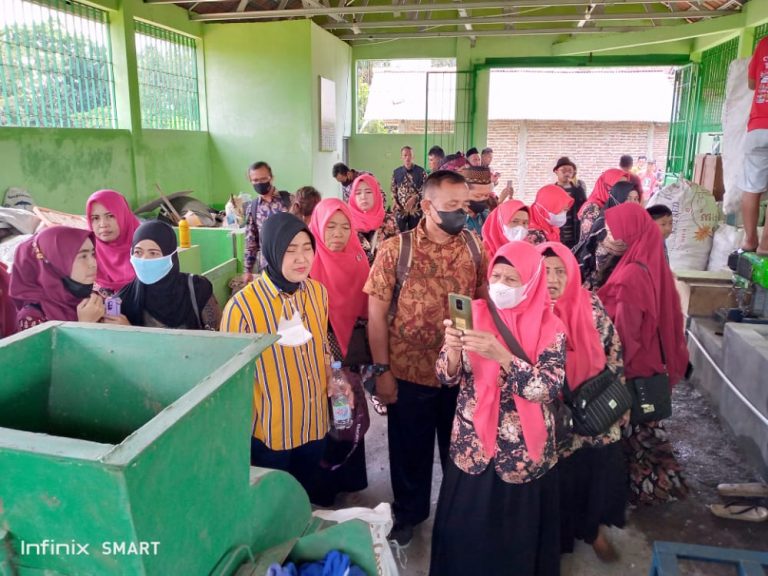 Pemdes Bermi Kedatangan Rombongan dari Kendal, Studi Pengelolaan Sampah