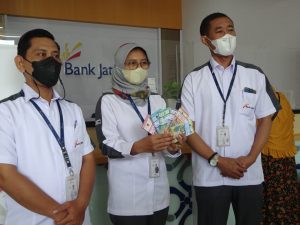 Uang emisi baru yang dikeluarkan Bank Indonesia Guna menambah keamanan rupiah