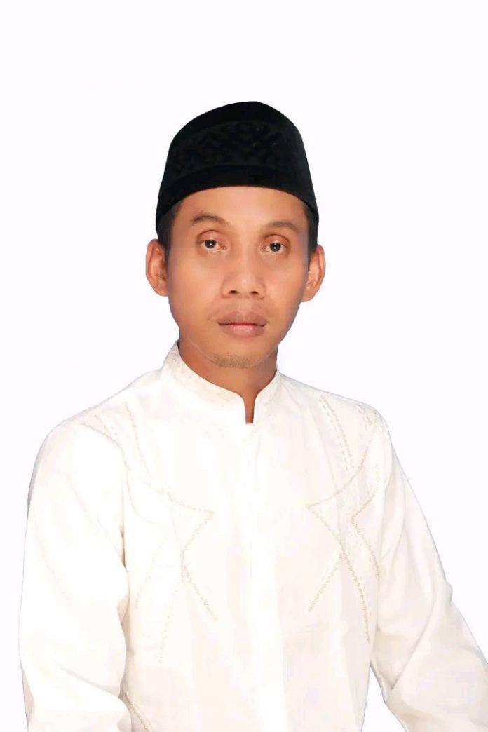 Kepala Desa (Kades) Prawoto, Kecamatan Sukolilo, Ahmad Hyro Fachrus (Facebook: @Hyro Fachrus) Kepala Desa (Kades) Prawoto, Kecamatan Sukolilo, Ahmad Hyro Fachrus (Facebook: @Hyro Fachrus)