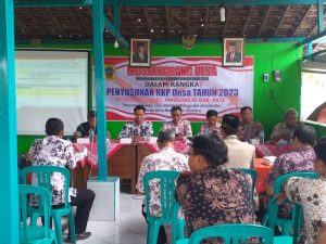 Berlangsung Musyawarah Perencanaan Pembangunan Desa (Musrenbangdes) Desa Dadirejo, Kecamatan Margorejo, Pati, Selasa (18/10/2022)