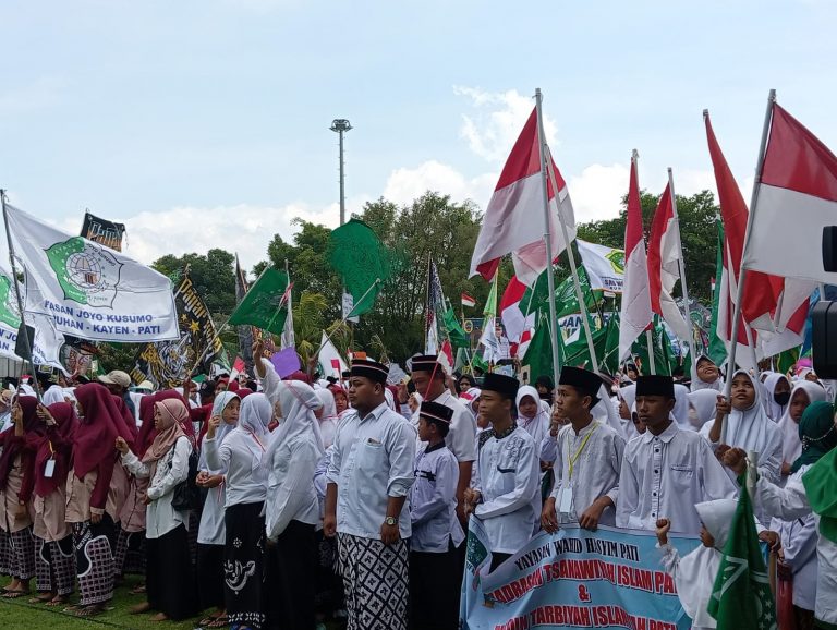 Ribuan Santri Ikuti Upacara Peringatan Hari Santri di Alun-Alun Pati