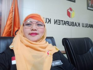Ketua Divisi SDM dan Organisasi Bawaslu Kabupaten Kudus selaku Ketua Pokja rekrutmen panwascam, Eni Setyaningsih