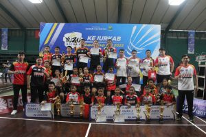 Peserta Bupati Cup XVI ajang bulutangkis yang bertempat di GOR Djarum Kaliputu Kudus