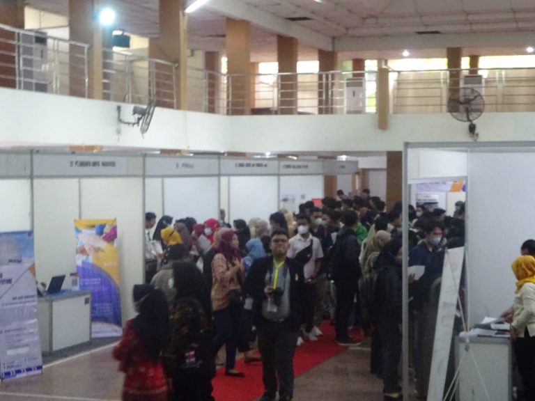 Ratusan Peserta Antusias Ikuti Job Fair Perdana di Universitas Muria Kudus